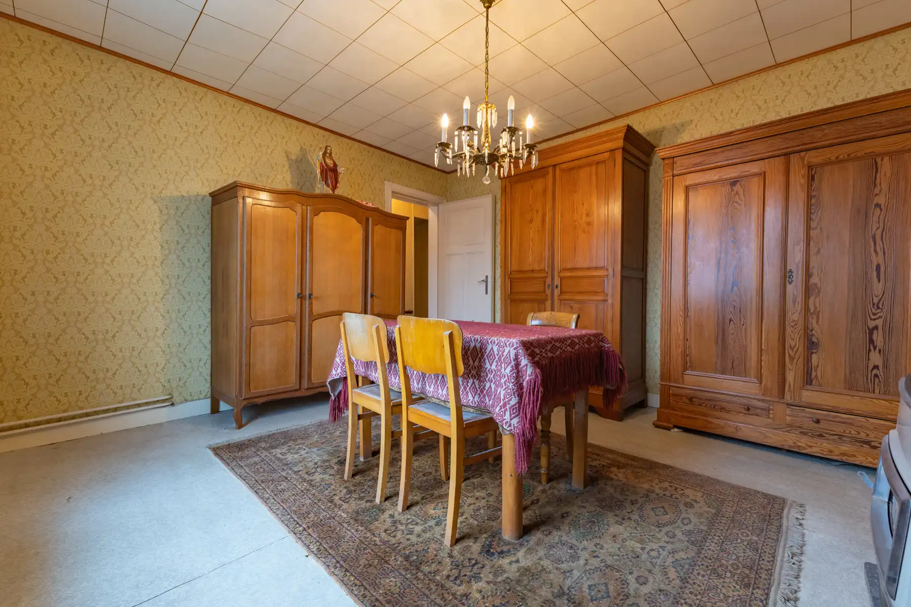 Gunstig gelegen woning met 6 slaapkamers, tuin en garage foto 18