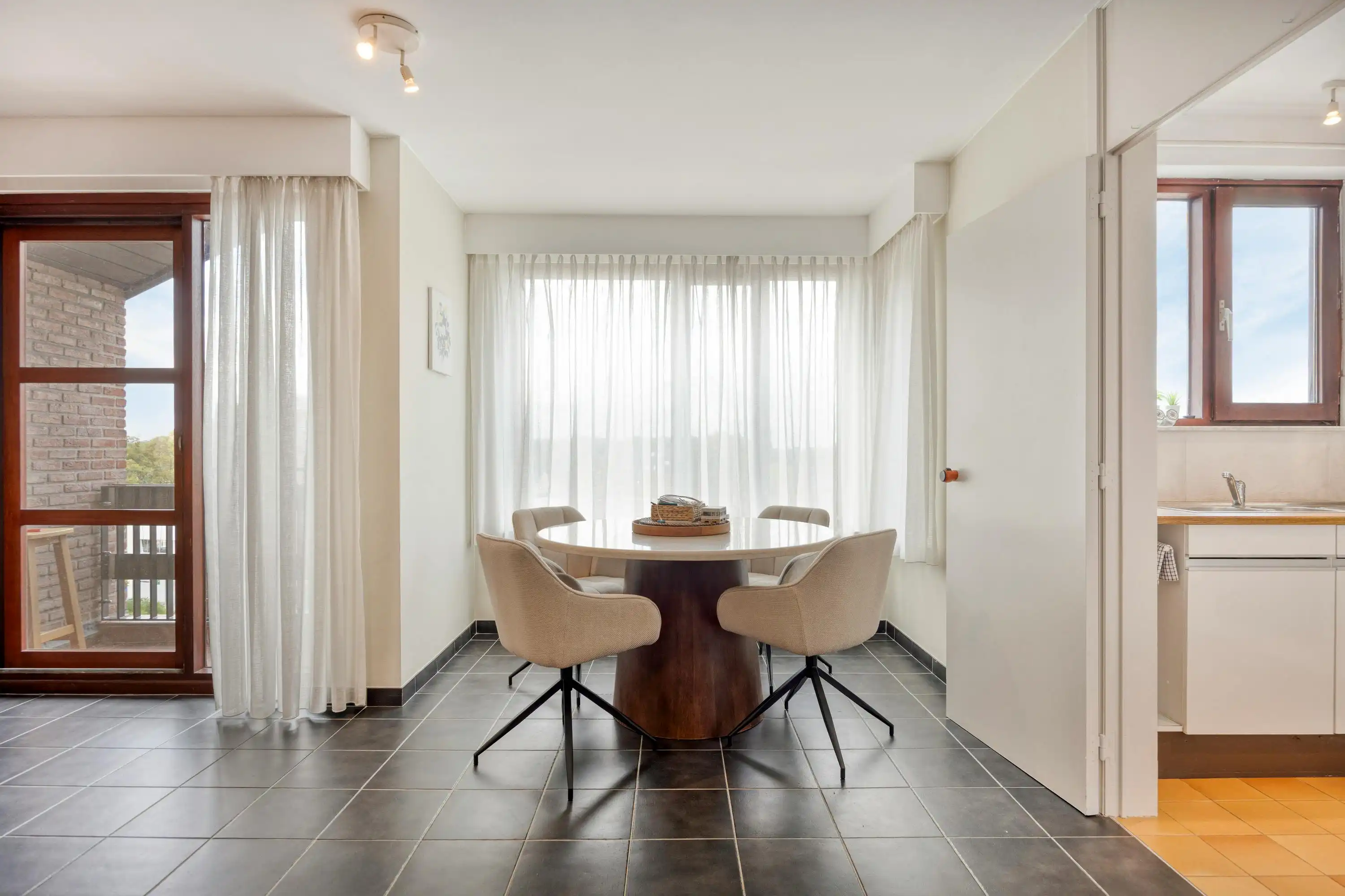 Mooi appartement met 2 slpks en garage, te Kalmthout!. foto 8