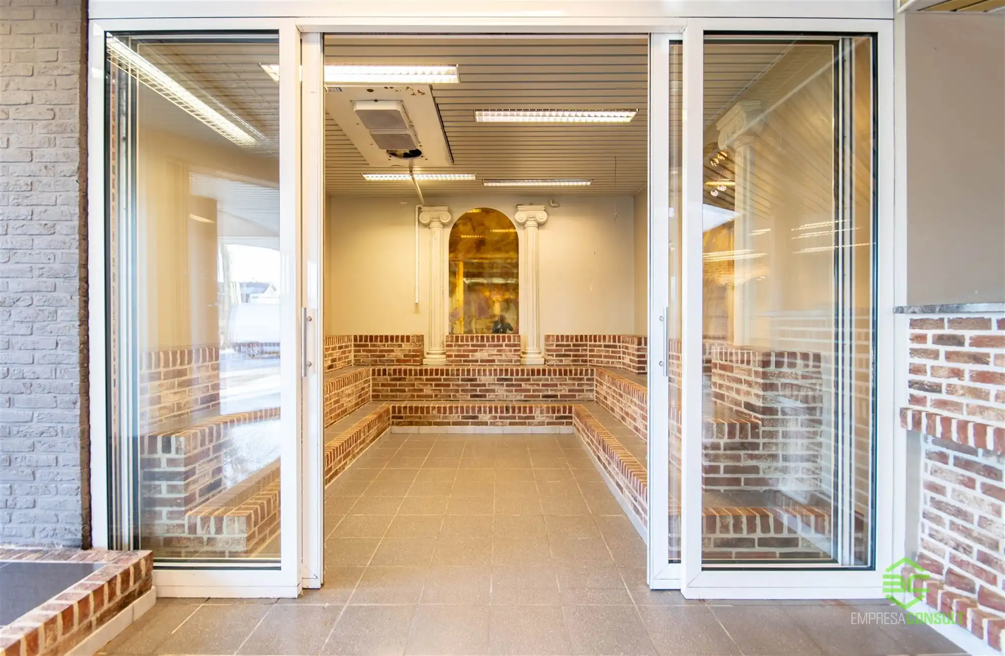 Grote handelsruimte op een strategische topligging! foto 5