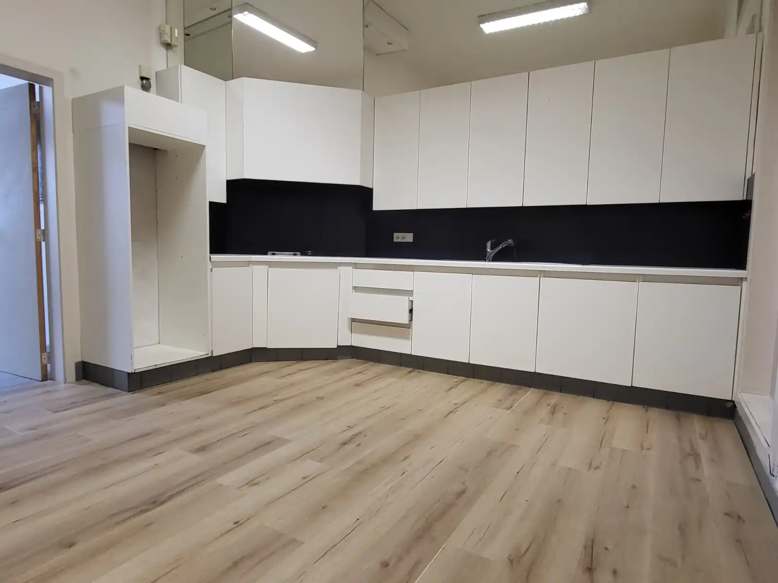 Grote kantoorruimte op toplocatie! foto 10