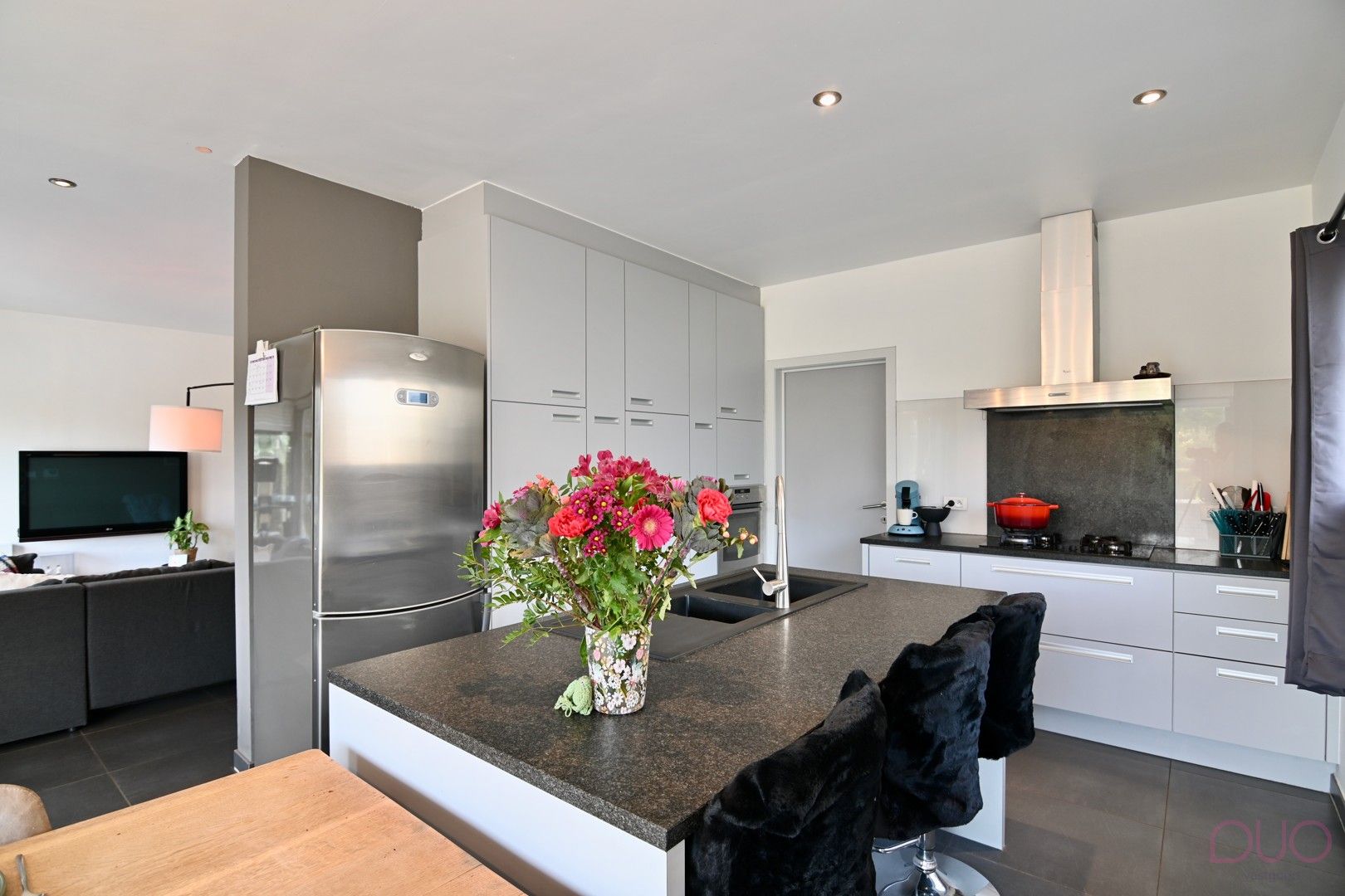 Knappe instapklare villawoning met vijf slaapkamers, verwarmd zwembad op 21a59ca foto 12