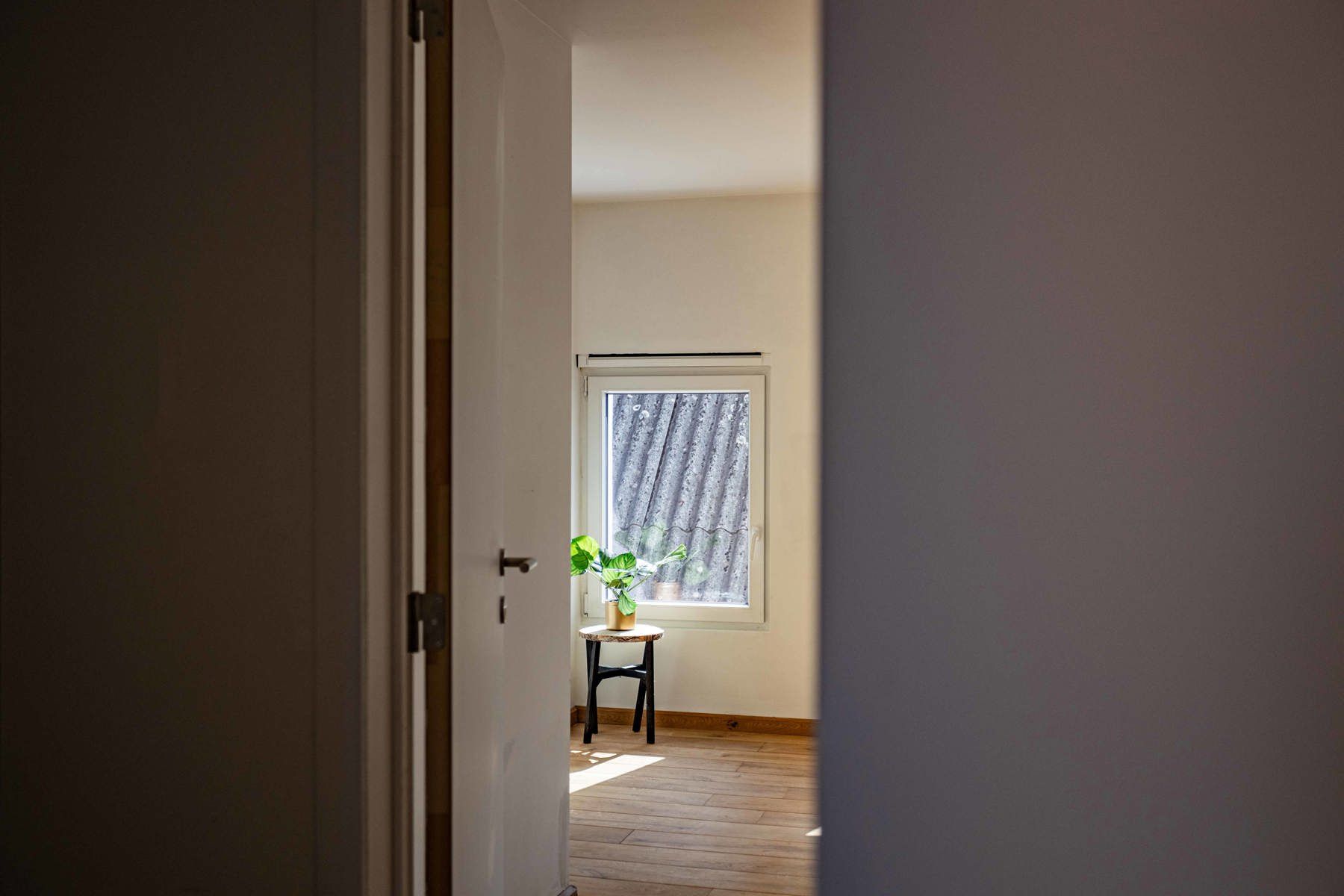 Instapklare, totaal gerenoveerde rijwoning met tuin foto 6