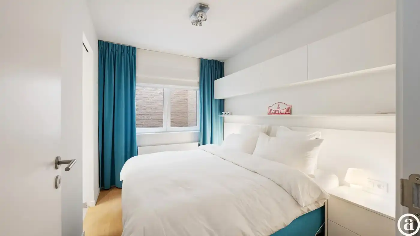 Modern 1-slaapkamerappartement met balkon op toplocatie foto 13
