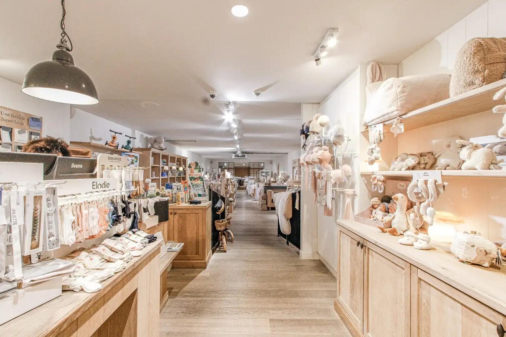 Zeer centraal gelegen handelspand op Lippenslaan 207, 306m² glv plus mezzanine, kelder en garage foto 5