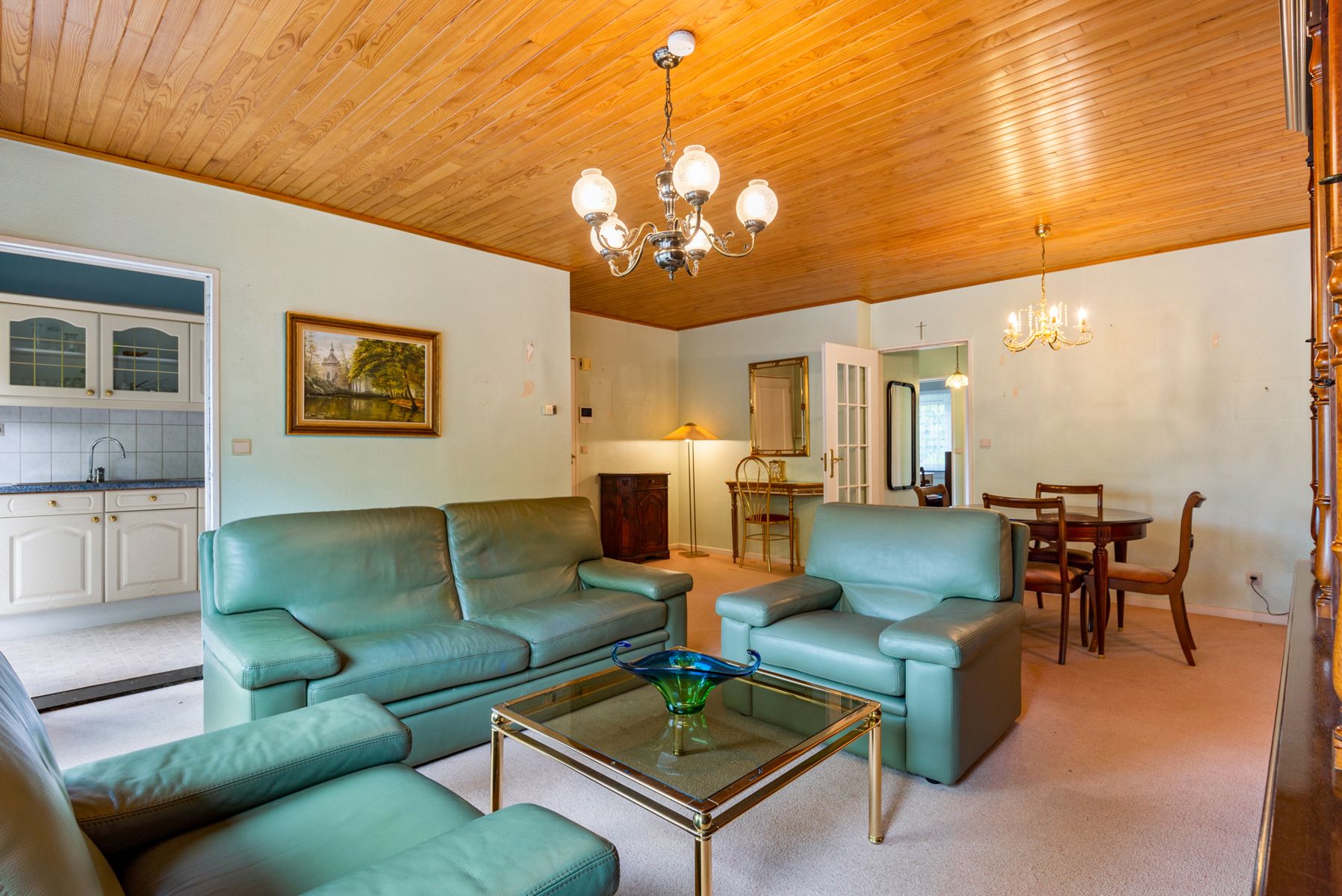 Rust, ruimte en karakter in Mortsel: groot app & garagebox foto 2