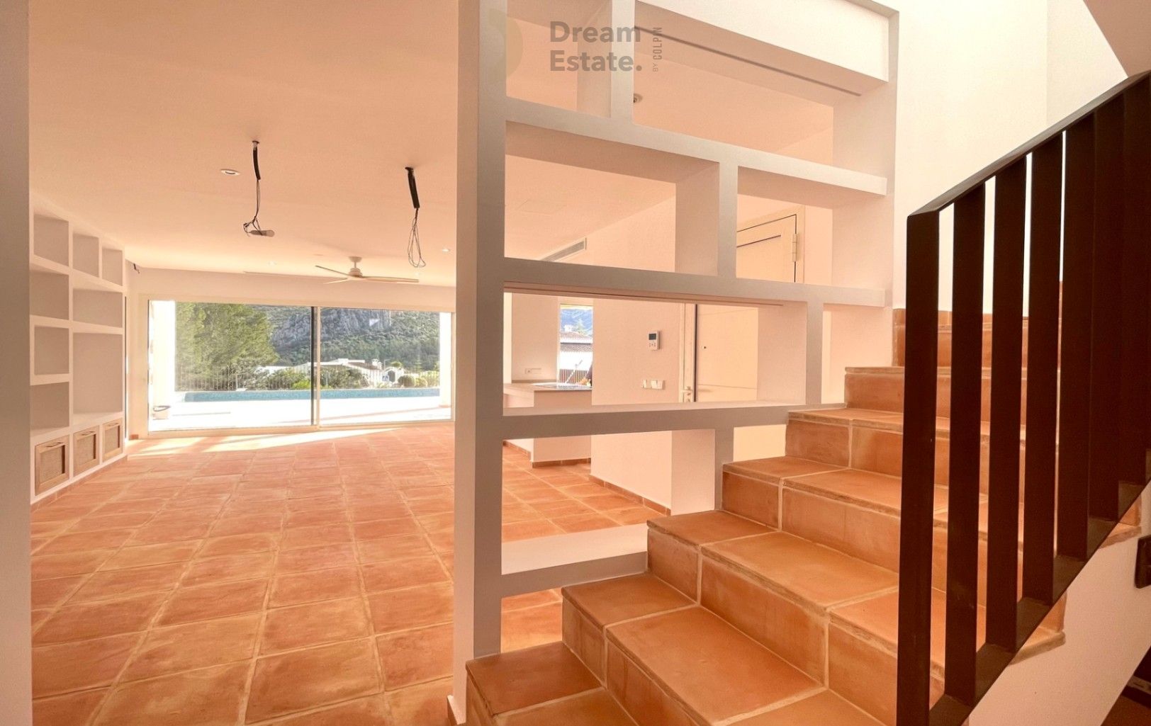 Luxe Ibiza-Style Villa met Panoramisch Bergzicht foto 7