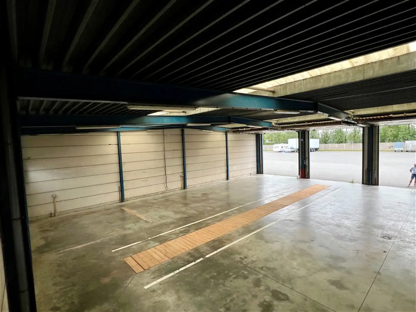 Magazijn te huur op toplocatie in Oostende foto 7