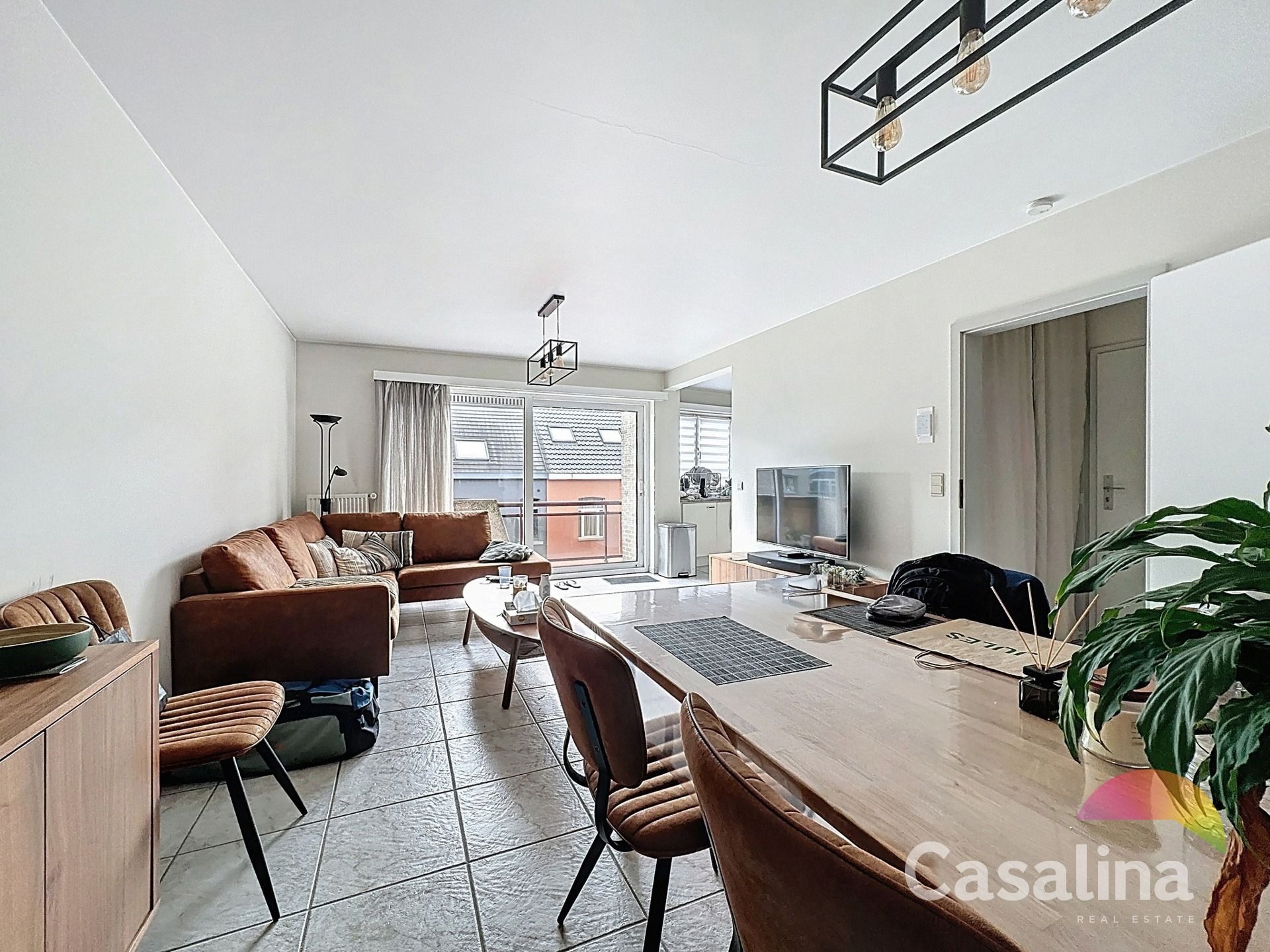 Gemengd gebouw bestaande uit 2 handelsruimtes en 4 woonunits foto 16