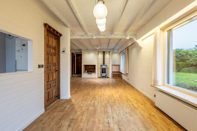 Op te frissen villa met upgrade potentieel op topligging! foto 10