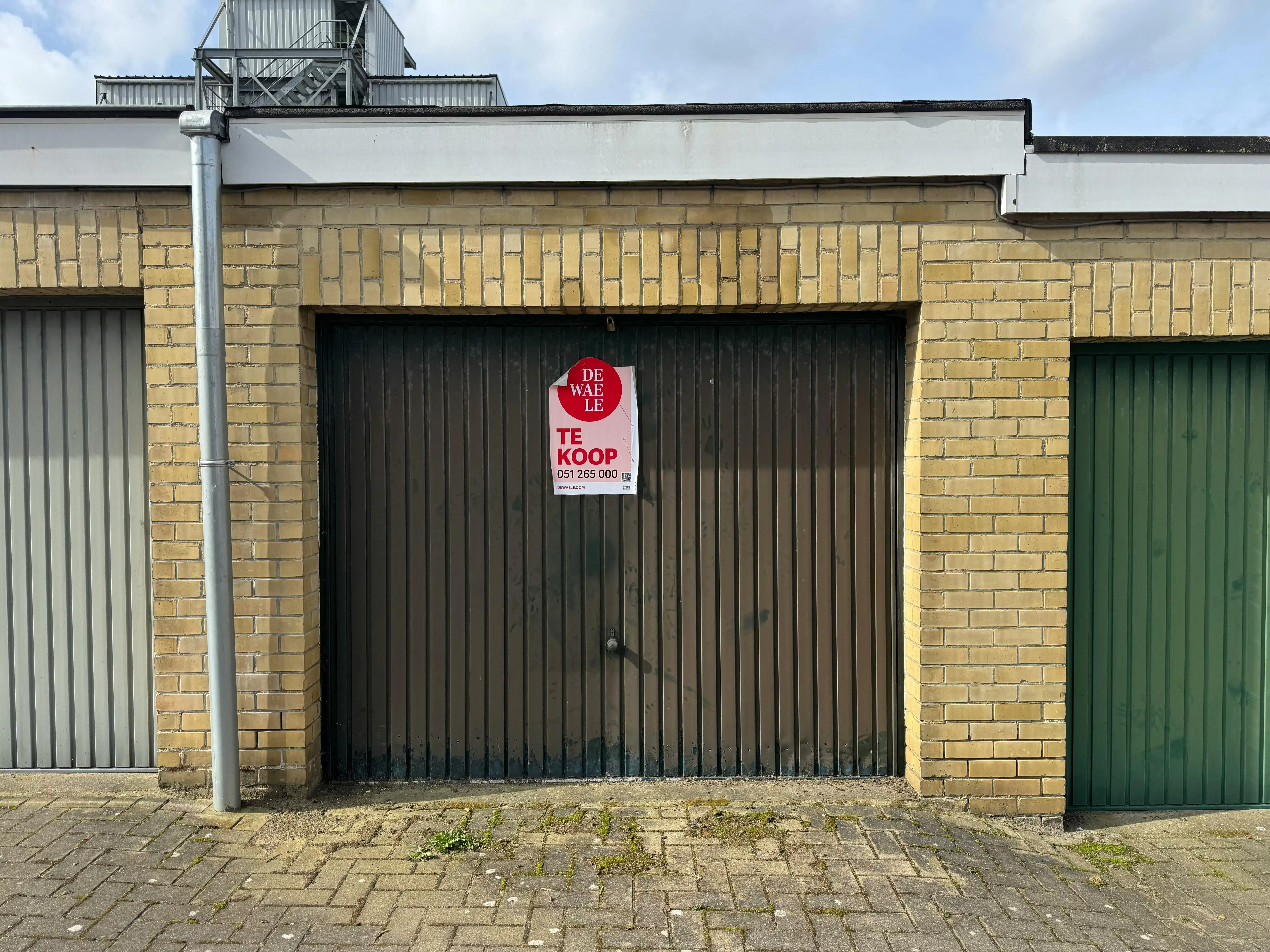 Garagebox te koop in Roeselare foto {{pictureIndex}}
