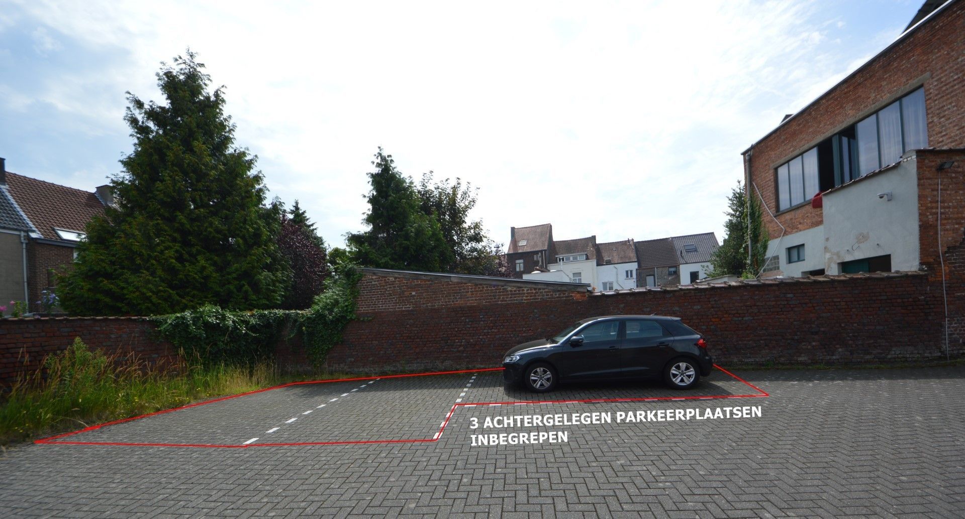 INSTAPKLAAR GELIJKVLOERS INCL. 3 PRIVE PARKINGS foto 2