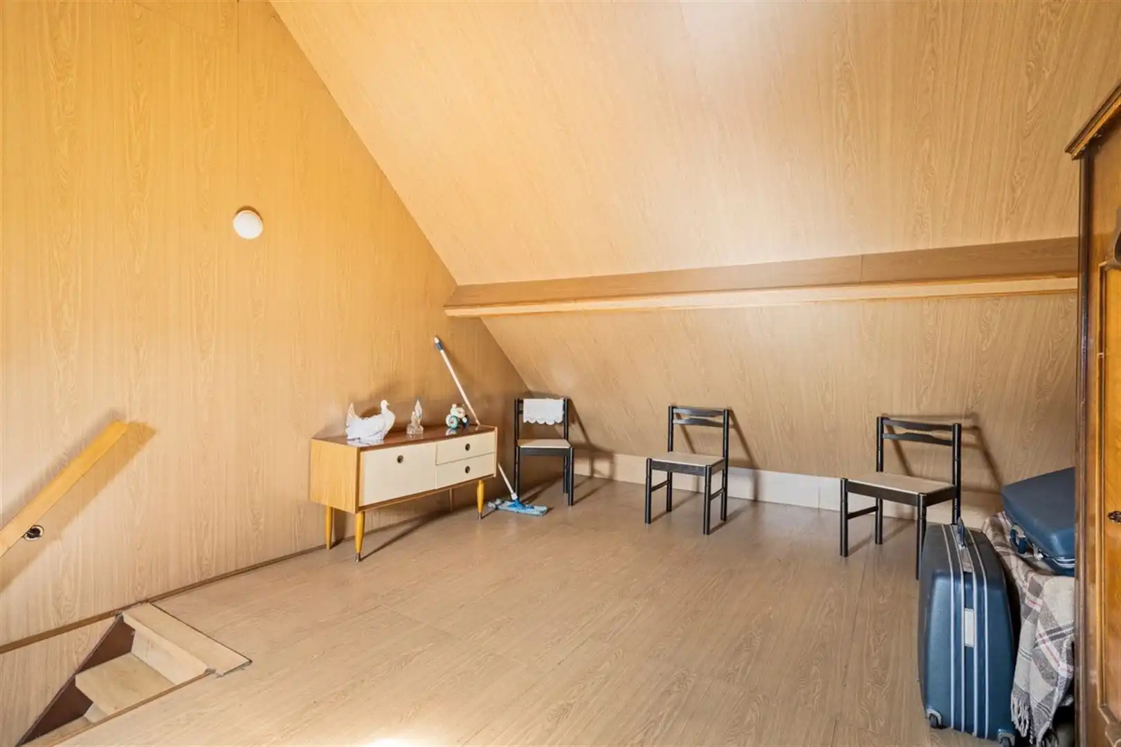 te renoveren woning met tuin foto 22