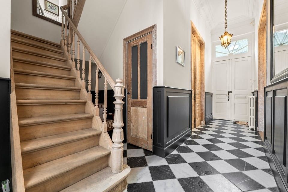 EXCLUSIEF HERENHUIS MET LUXUEUZE AFWERKING IN HET HART VAN SINT-TRUIDEN foto 4