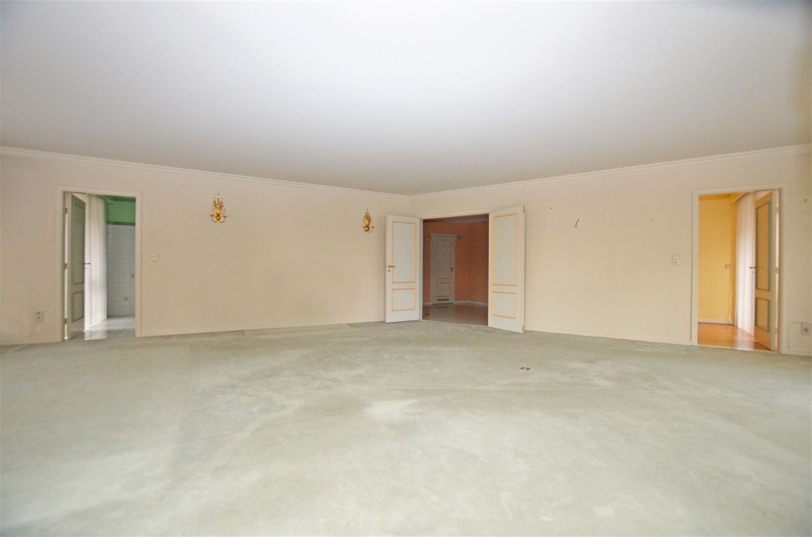 Ruim op te frissen appartement op wandelafstand van de stad foto 6