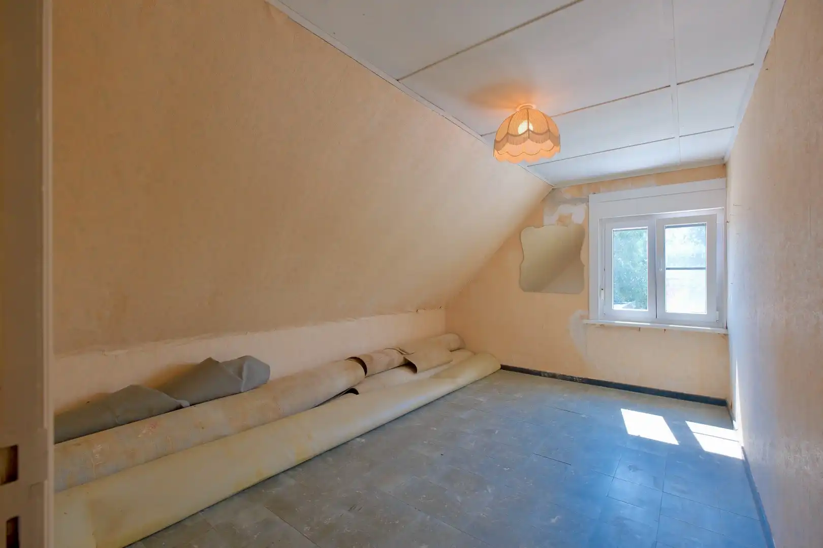 Lichtervelde - Woning met 3 slpks en garage op perceel van 629 m²! foto 9