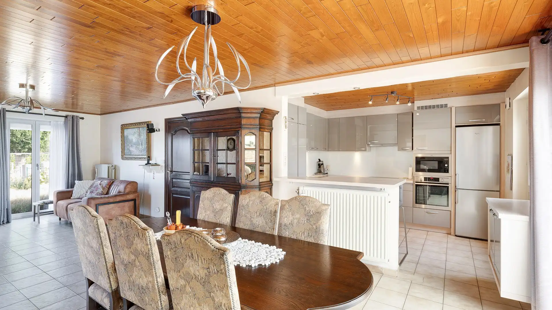Verzorgde vrijstaande woning op een mooi perceel te Sijsele foto 8