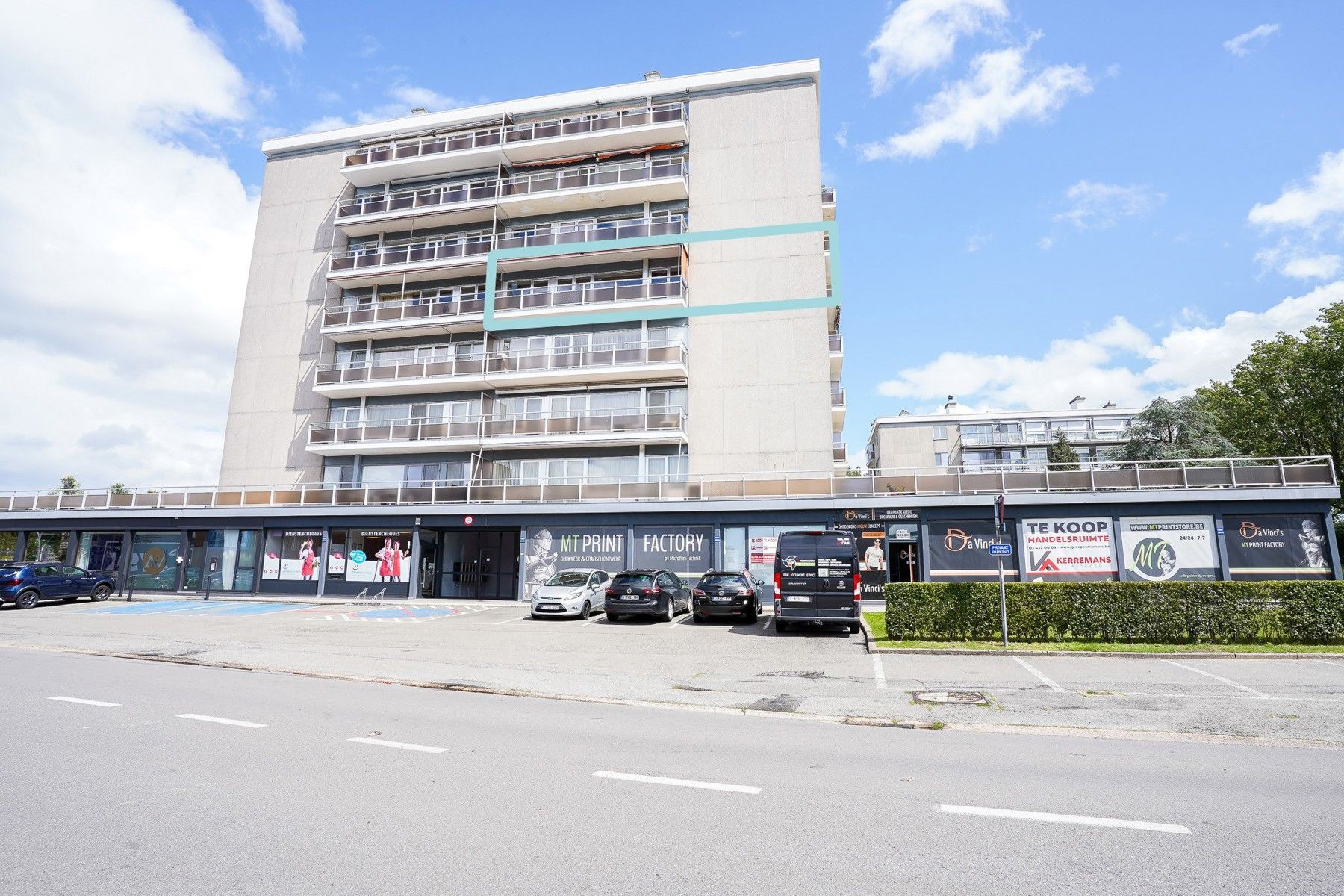 Centraal gelegen appartement met 2 slaapkamers, lift en terras te Willebroek  foto 2