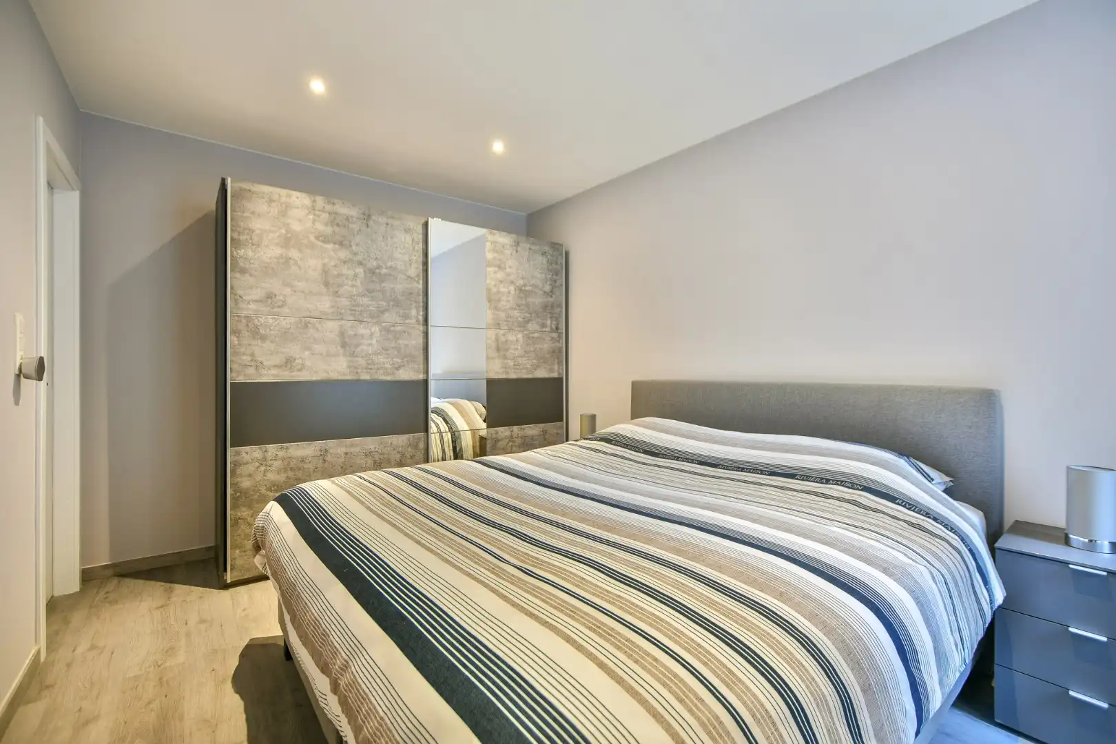 Gerenoveerd appartement met 2 slaapkamers te koop op toplocatie te Blankenberge!  foto 10