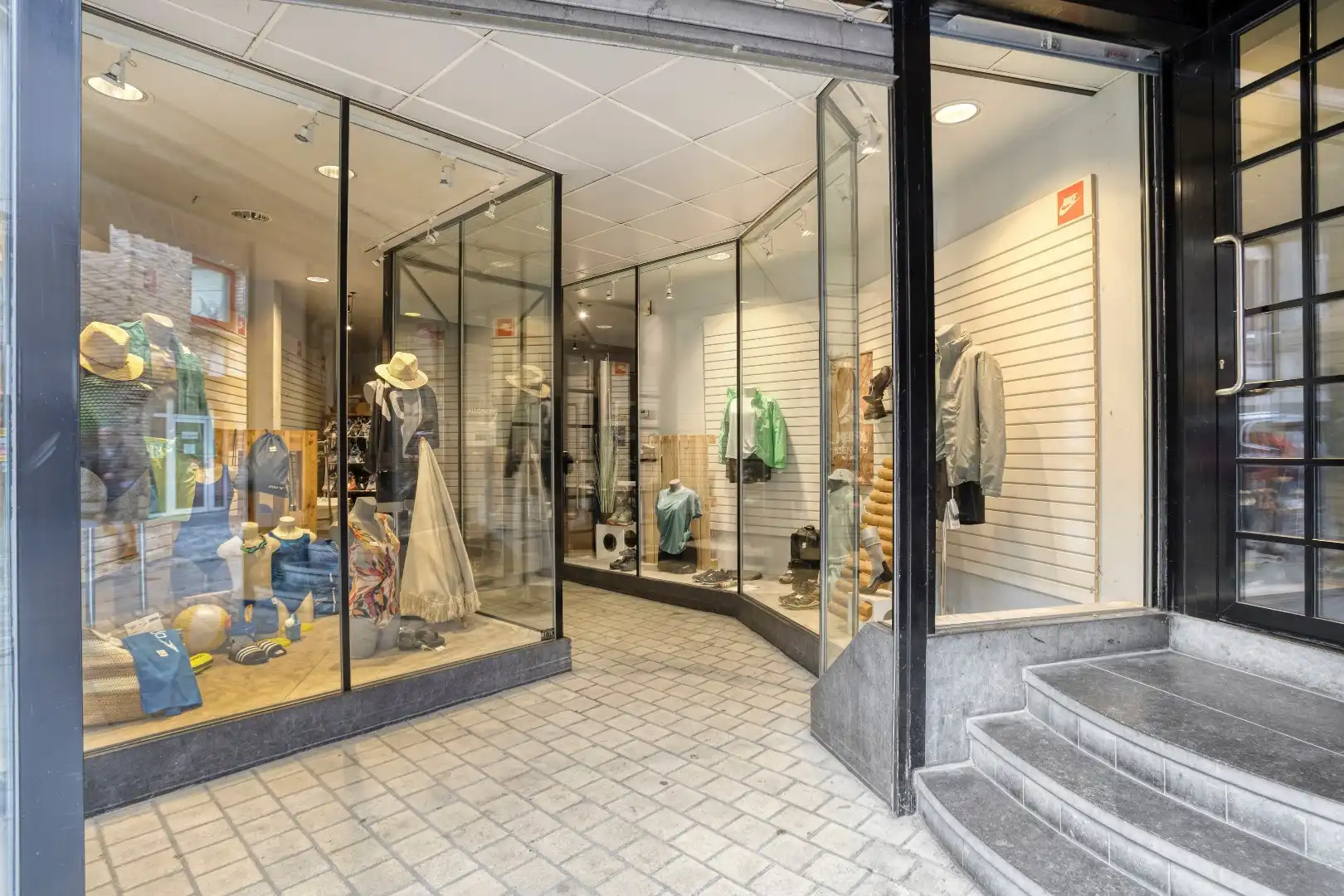 Handelspand met woonst te Halle-centrum foto 2