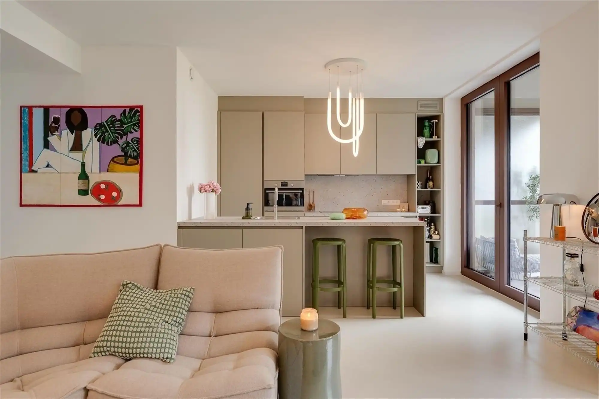 Hoogwaardig afgewerkt appartement met twee slaapkamers foto 2