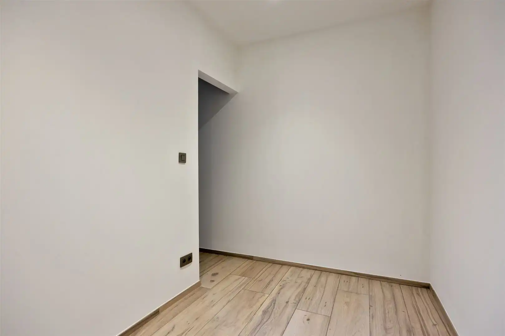 TE KOOP: Gesloten bebouwing met 3 slaapkamers te Kuringen! foto 16