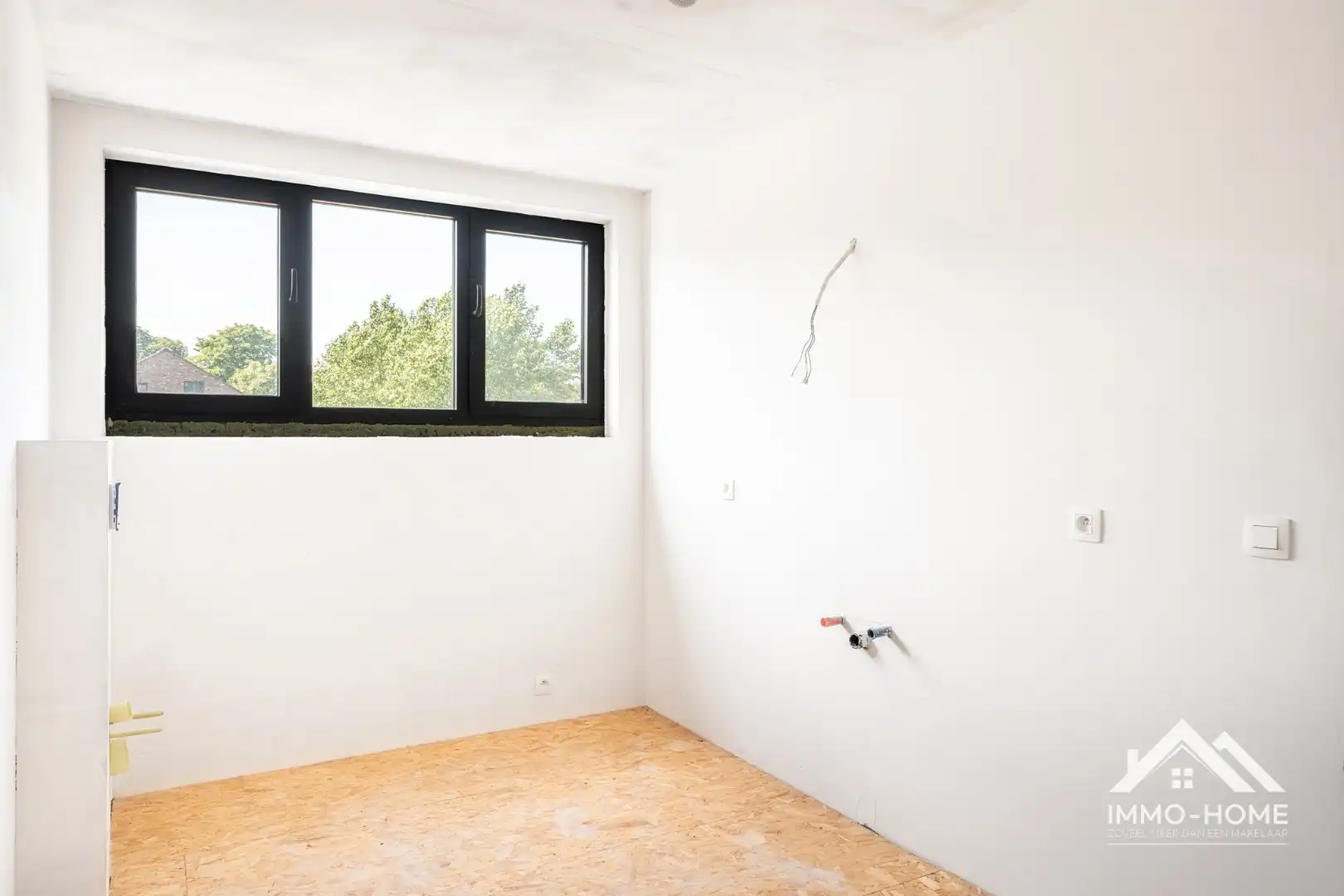 Structureel gerenoveerde woning met tuin foto 11