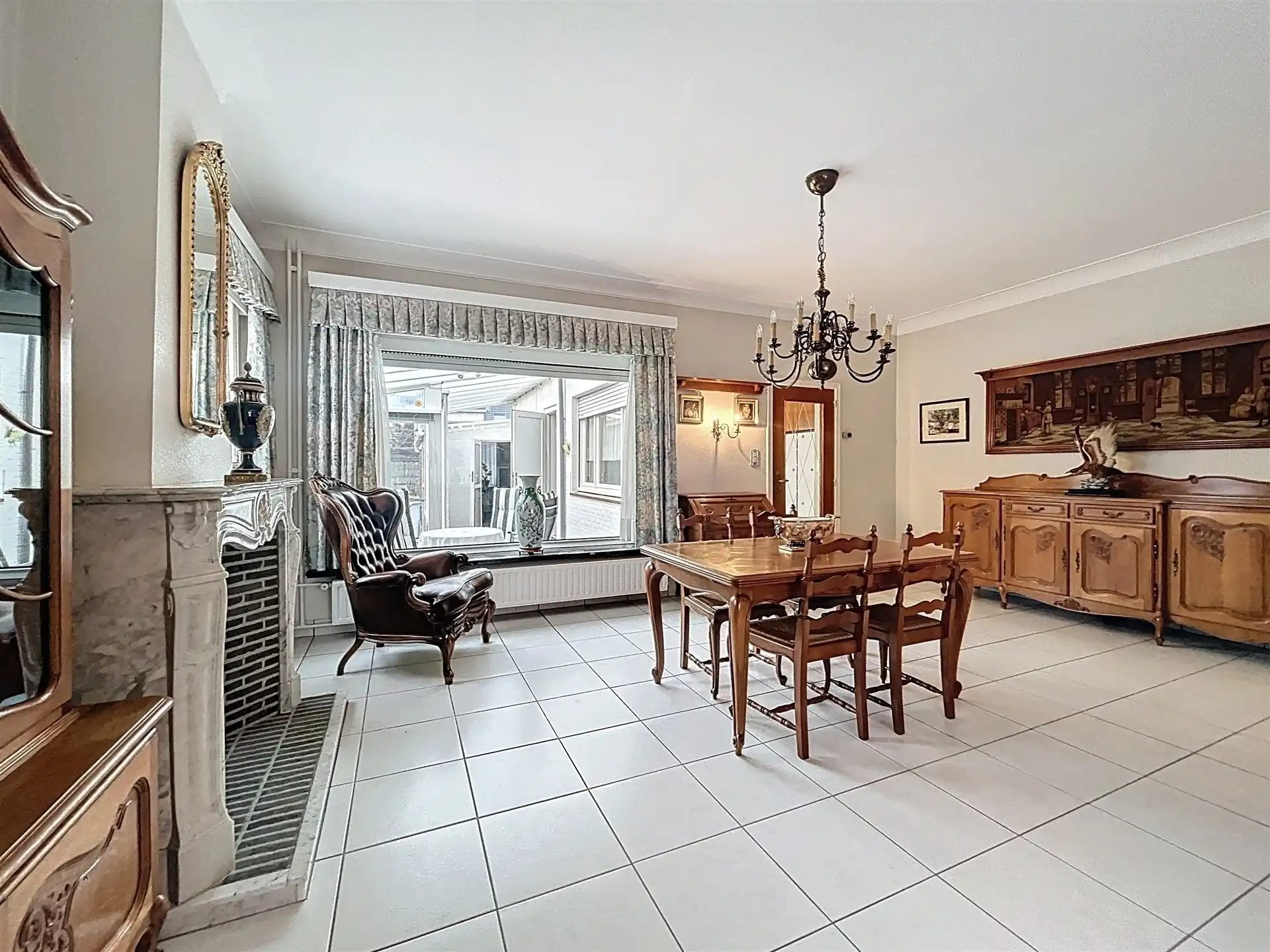 Ruime halfopen bebouwing met tuin en garage op perceel van 420m²  foto 2