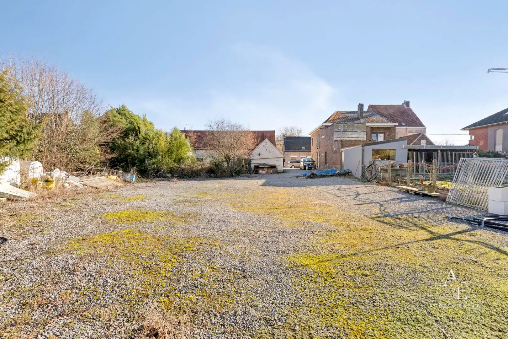 MERELBEKE-MELLE - Te renoveren hoeve op mooi perceel! foto 9