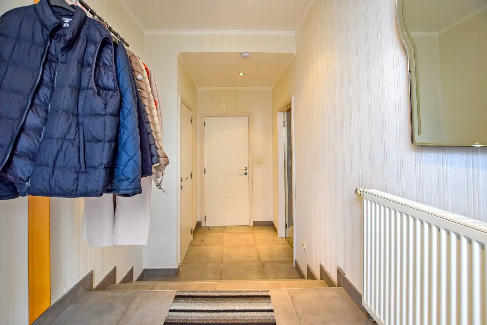 Prachtig onderhouden gelijkvloersappartement van maar liefst 175m² gelegen op 50m van het strand te Sint-Idesbald. foto 18