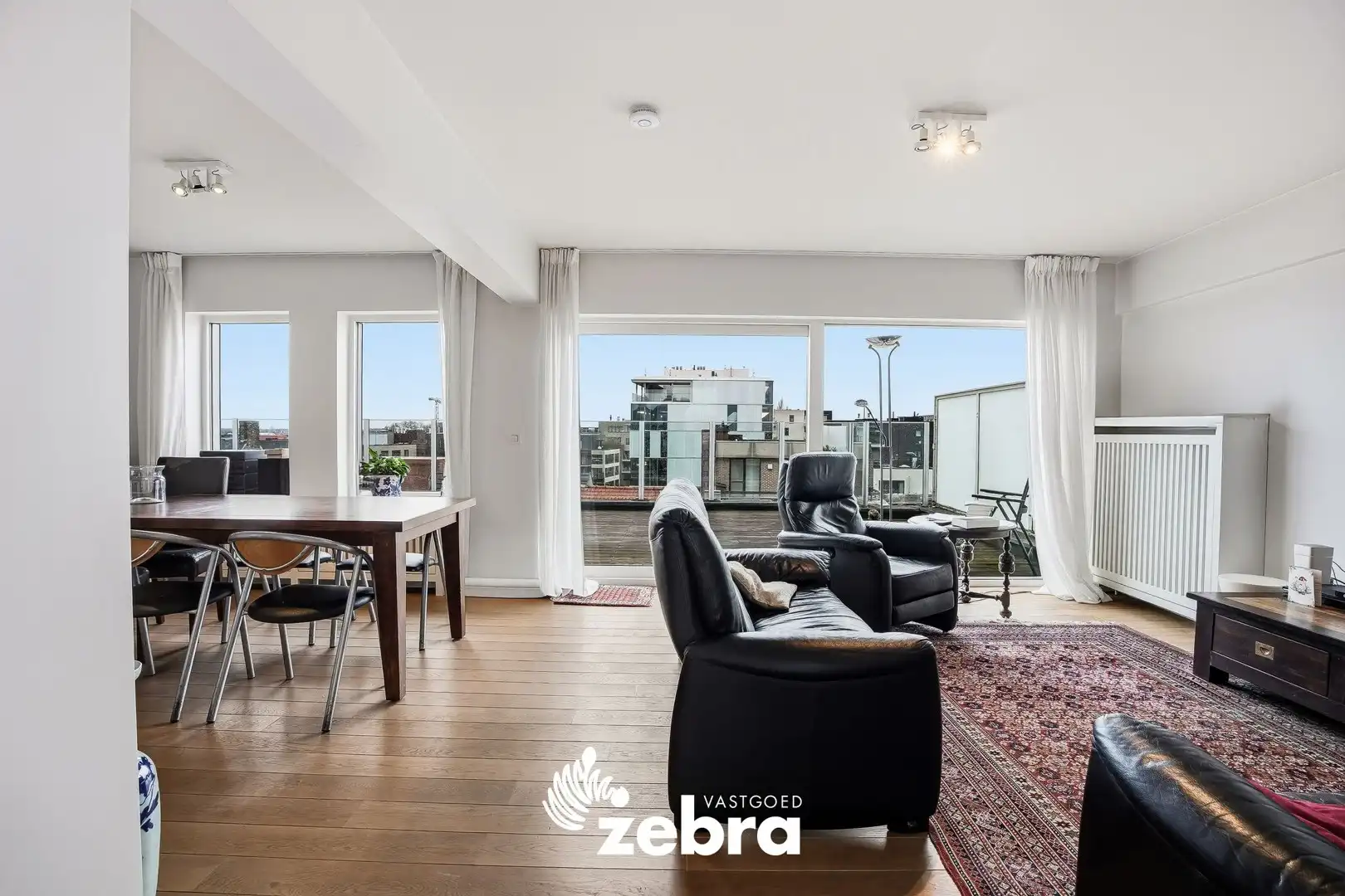 Penthouse met 2 slaapkamers op 191 m² in hartje Roeselare! foto 4