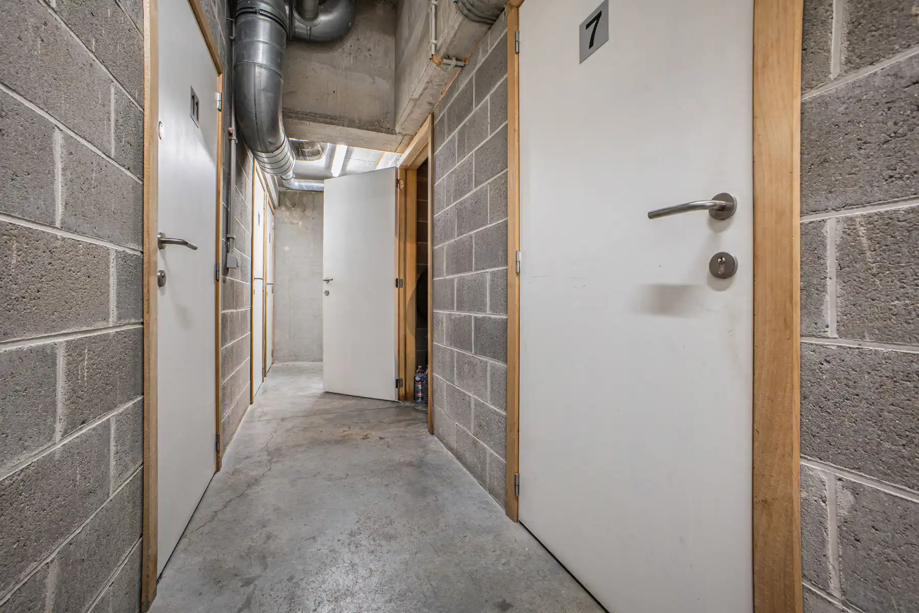 Appartement met 2 slaapkamers, terras, kelder en staanplaats foto 19