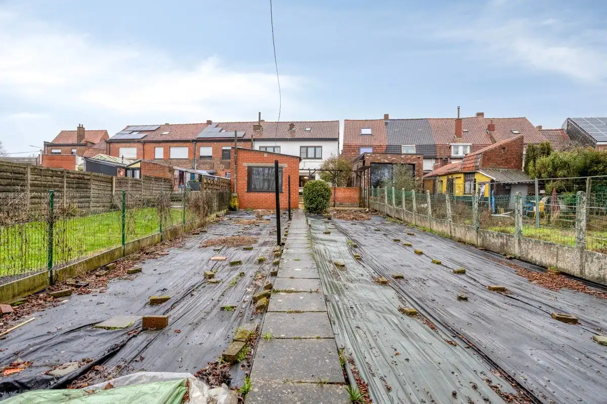 Te renoveren, ruime woning op 427 m2! foto 23