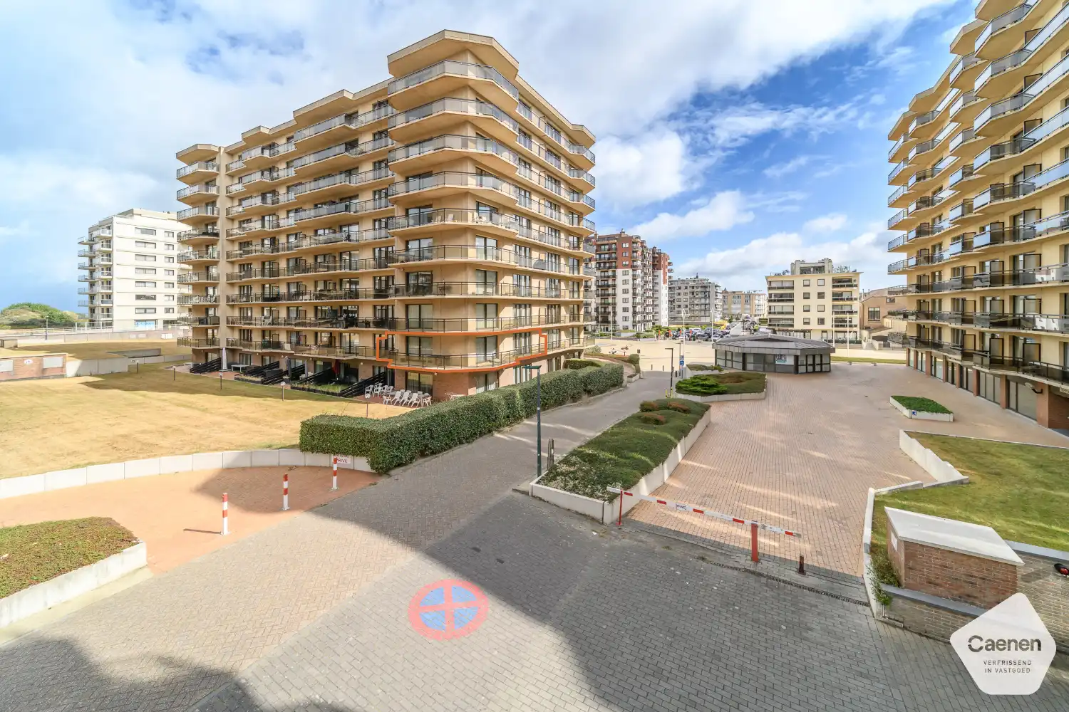 Instapklaar hoekappartement met drie slaapkamers en zonnig terras nabij zee foto 2