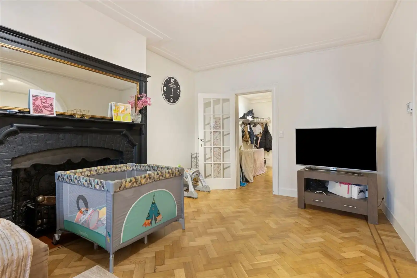 Berchem – Charmant 2-slaapkamerappartement in prachtige art-deco woning

 foto 6