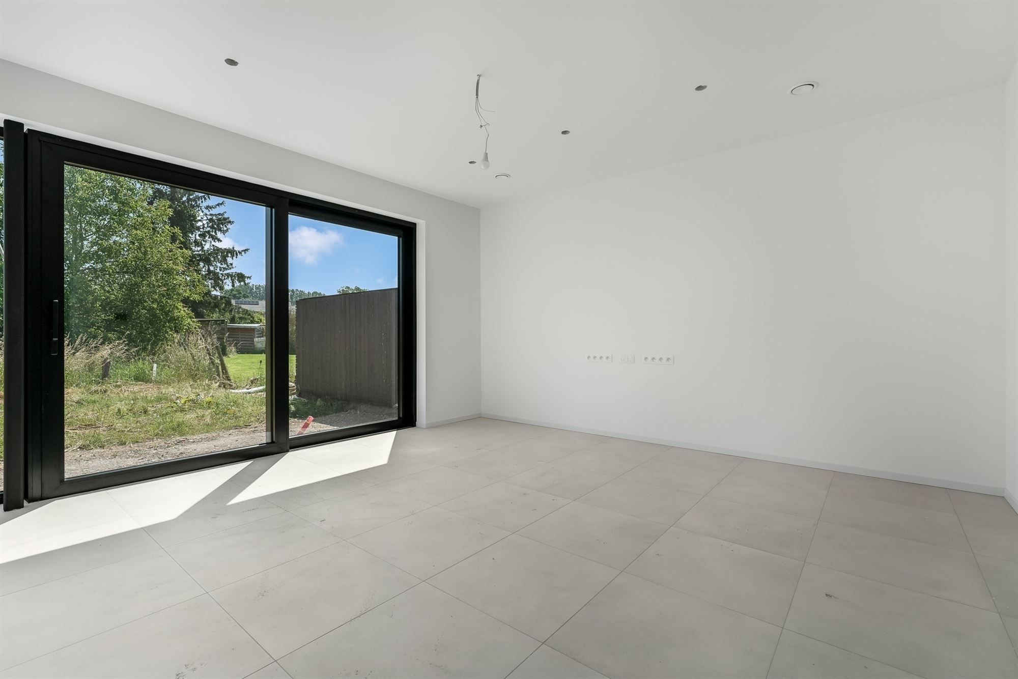 VOLLEDIG AFGEWERKTE NIEUWBOUWWONING (200M²) MET 3 SLAAPKAMERS EN E-PEIL 20! foto 7
