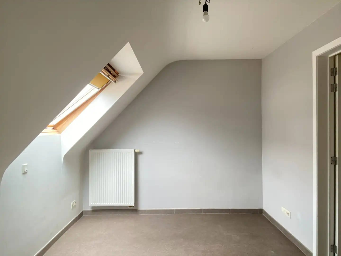 Verzorgd duplex-appartement met 3 slaapkamers en een autostaanplaats foto 10