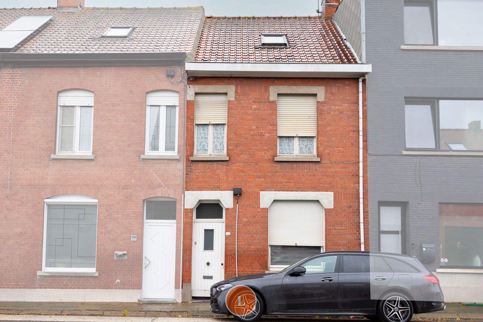 Op te frissen starterswoning met 3 slaapkamers en tuin foto {{pictureIndex}}