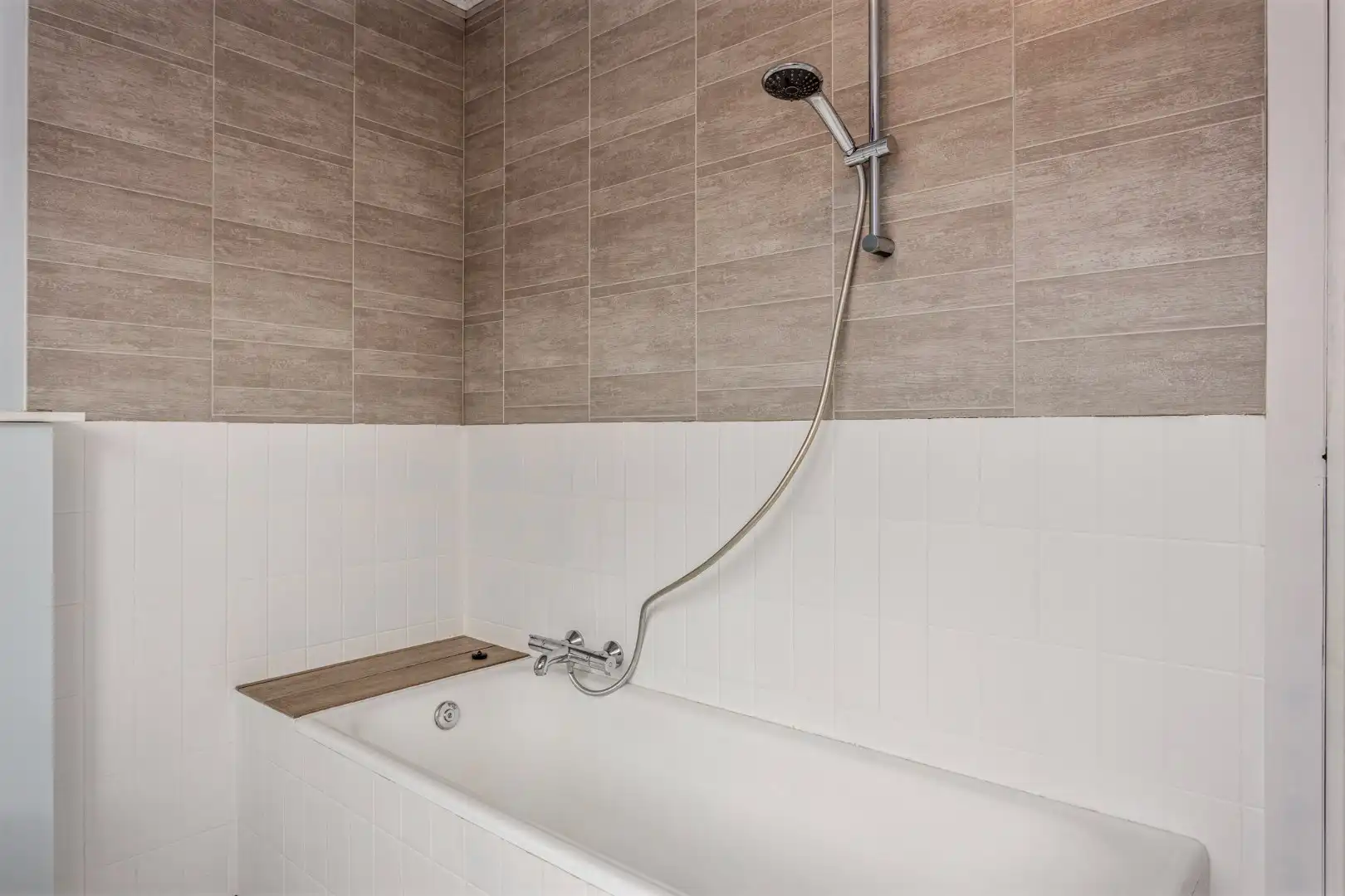 Ruime woning met 3 slaapkamers en tuin foto 23