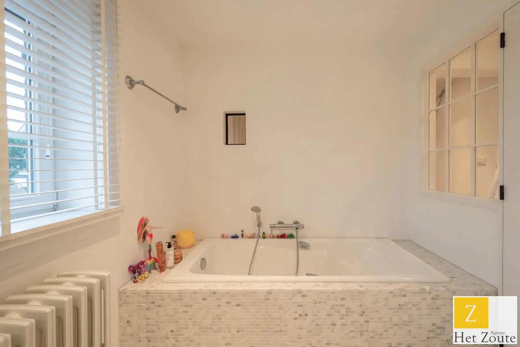 Ongemeubelde gezinswoning te huur in de Keuvelhoekstraat foto 13