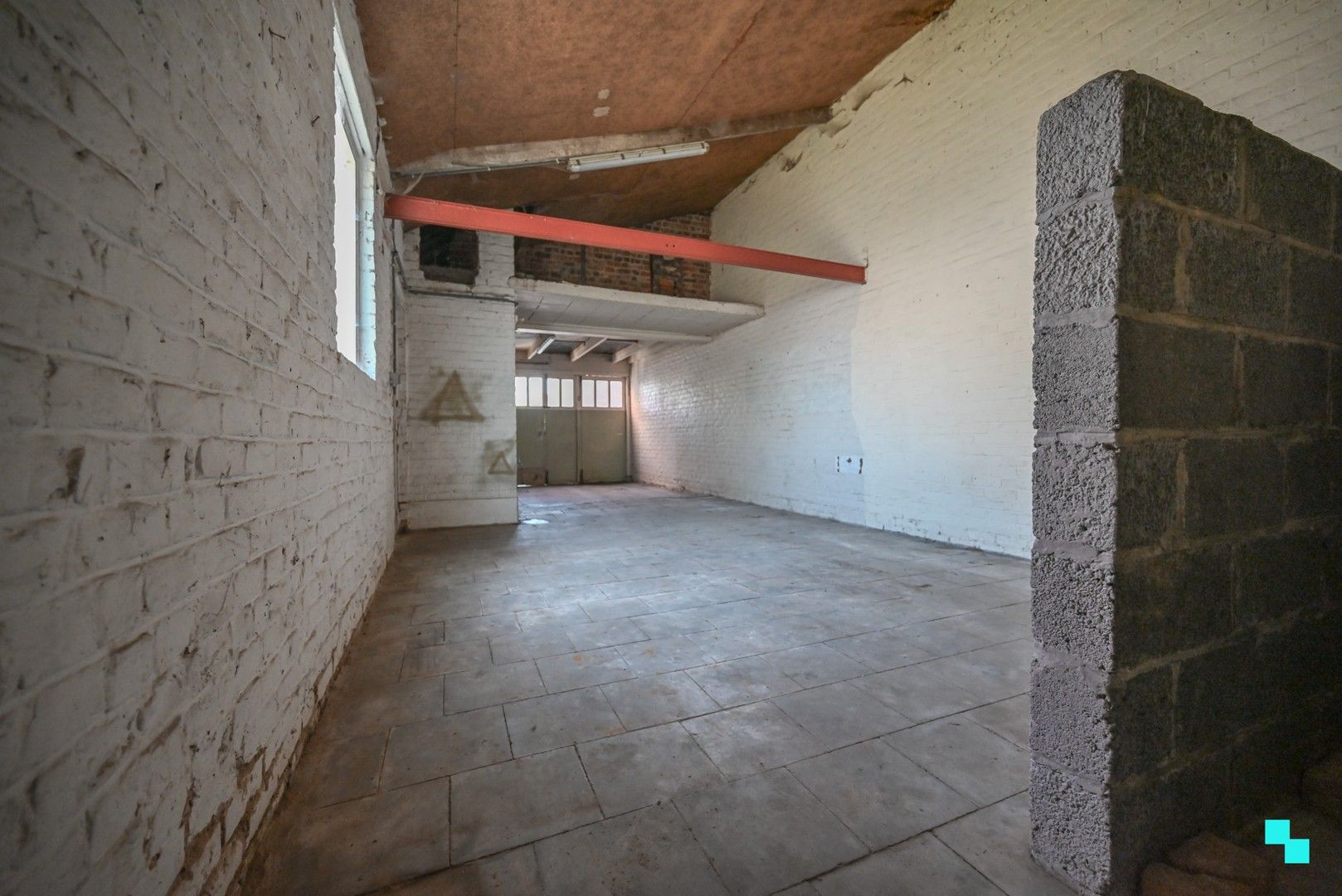 Eéngezinswoning met garage en achteruitweg in het hartje van Sint-Eloois-Winkel foto 19