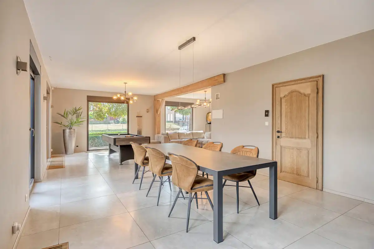 TIJDLOZE VOLLEDIG GERENOVEERDE VILLA OP EEN PERCEEL VAN 16A81CA TE RIEMST foto 8