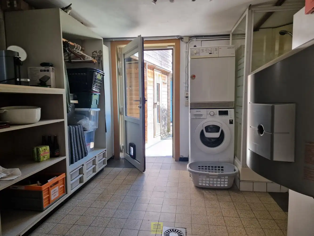 Instapklare gezinswoning met zonnepanelen, diverse terrassen en rustige ligging te Nieuwerkerken (Aalst) foto 11