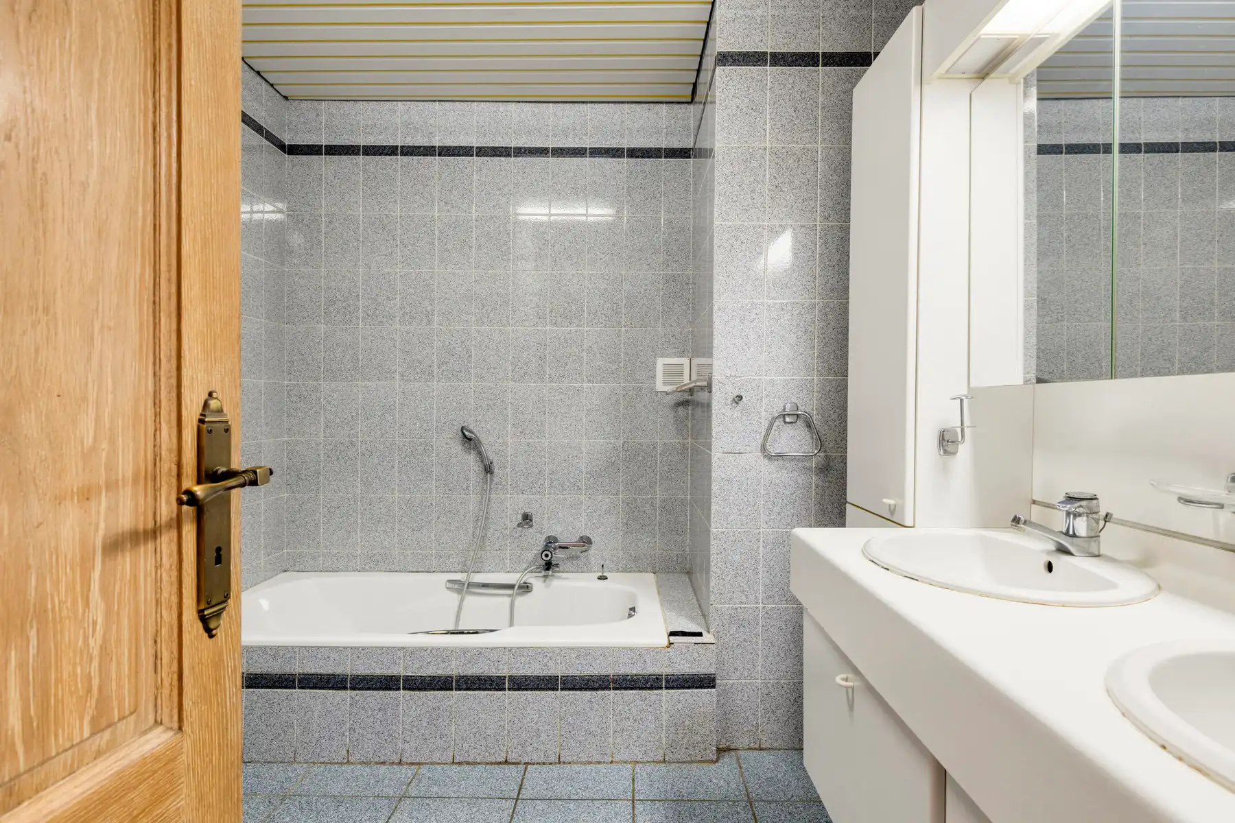 Landelijk gelegen woning met 6 slaapkamers op 12a 25ca foto 7