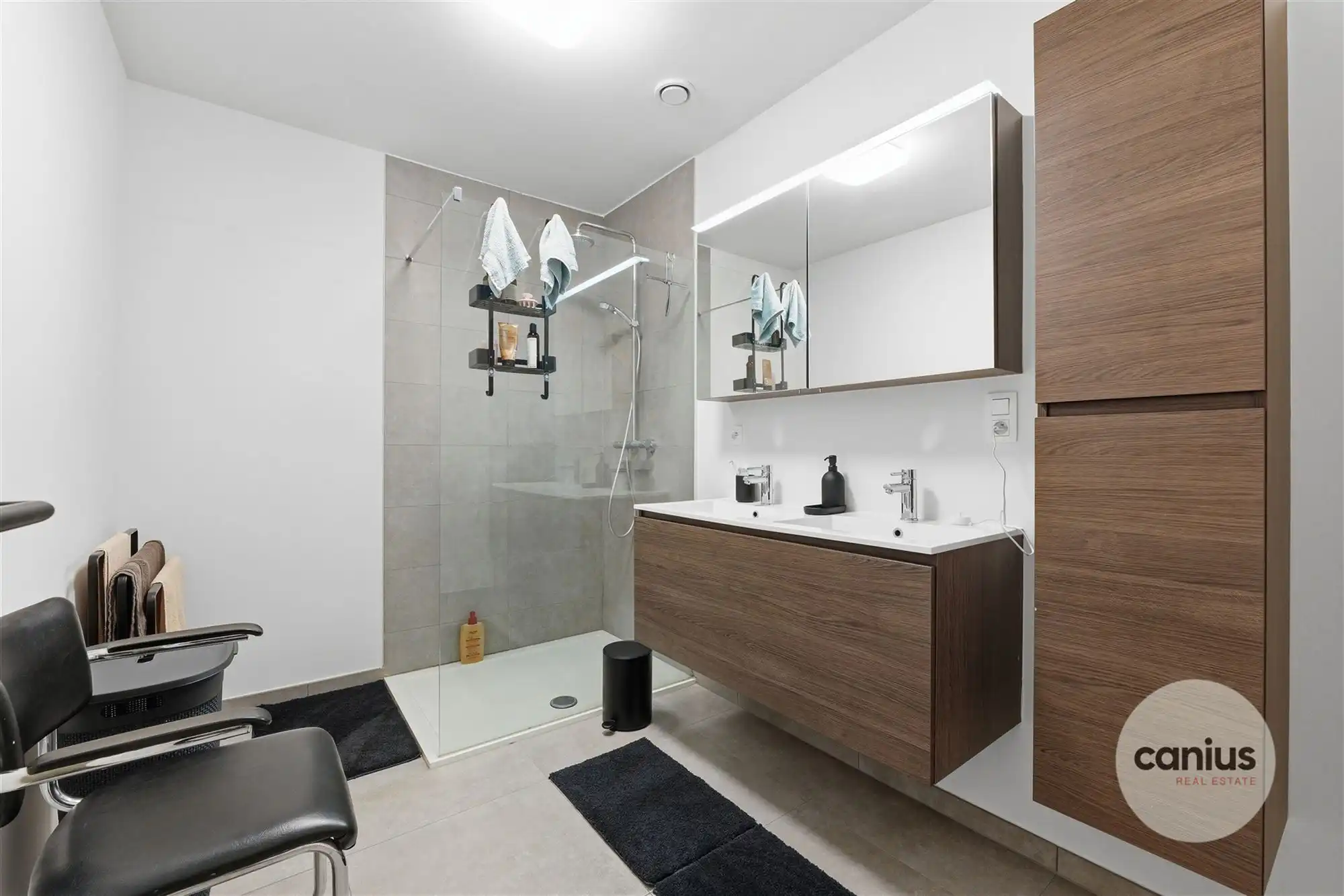 HEDENDAAGSE WONING NABIJ HET CENTRUM foto 9