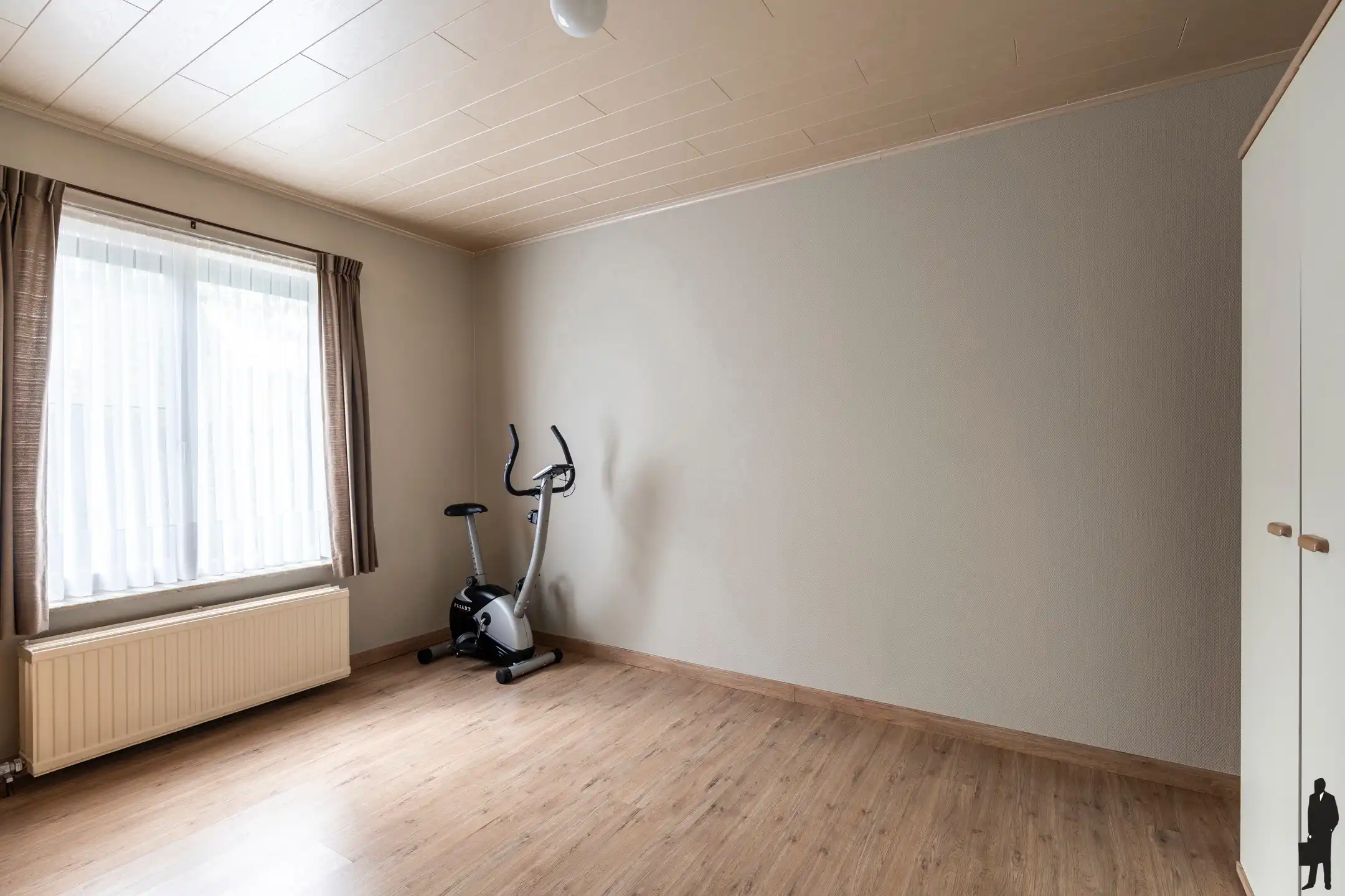 Woning met garage op 615m² grond in centrum Poppel. foto 9