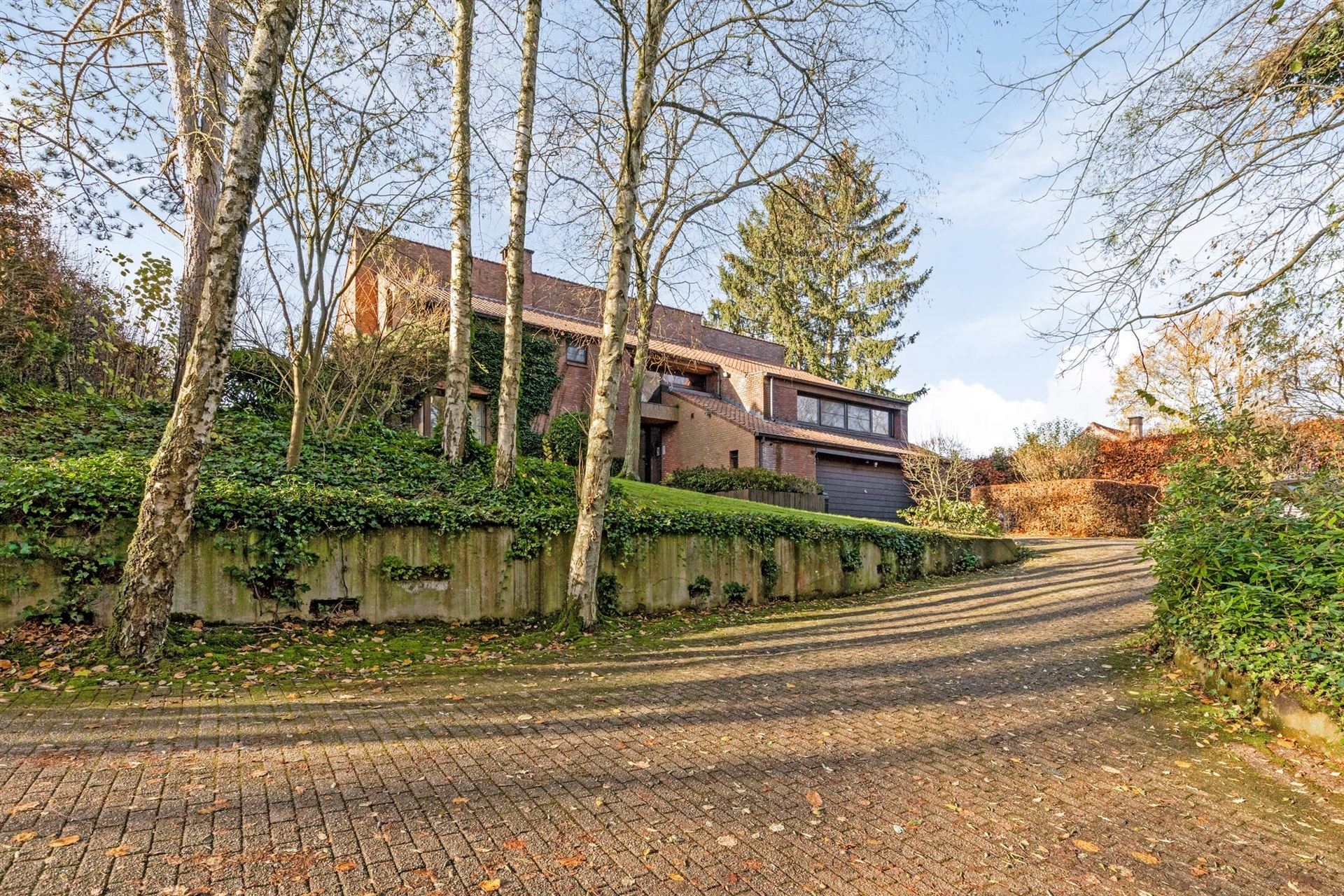 Ruime klassieke villa met zwembad in doodlopende straat foto 4