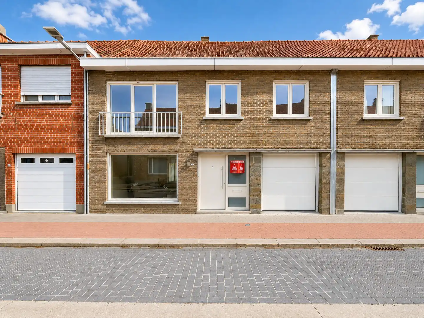 Moorsele - Instapklare woning met parking achteraan foto {{pictureIndex}}