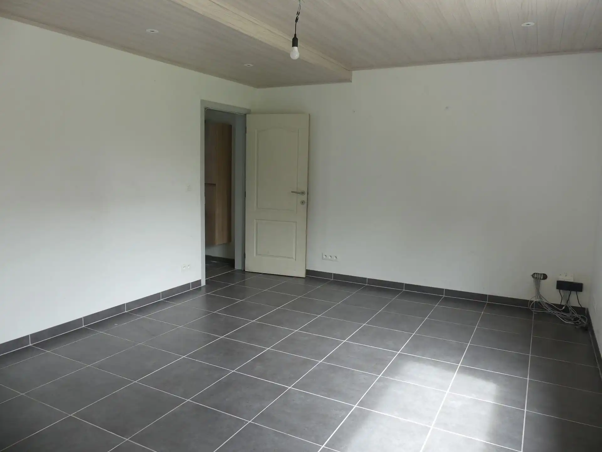 Instapklare gezinswoning met 3 slaapkamers en garage! foto 11