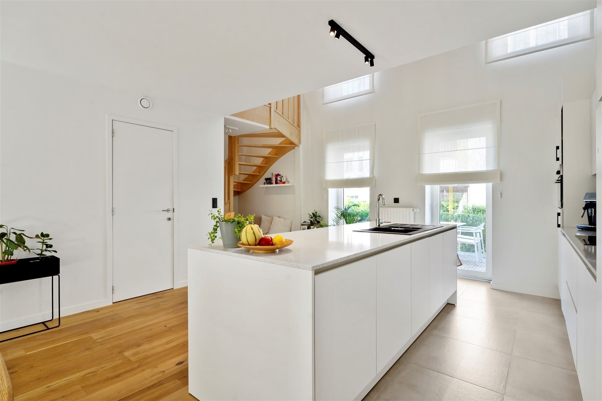 CENTRALE LIGGING / GROENE OASE foto 15