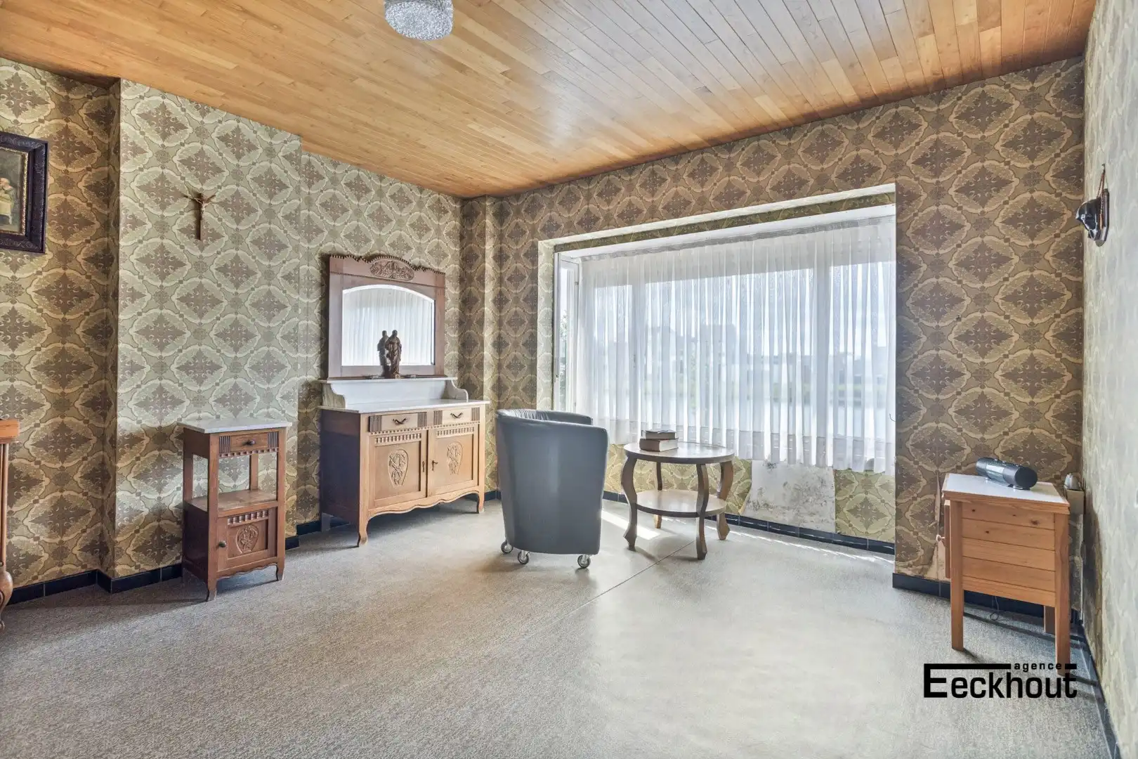 Ruime te renoveren woning met achterliggende atelier/garage en open zicht op kanaal Oostende - Brugge foto 9